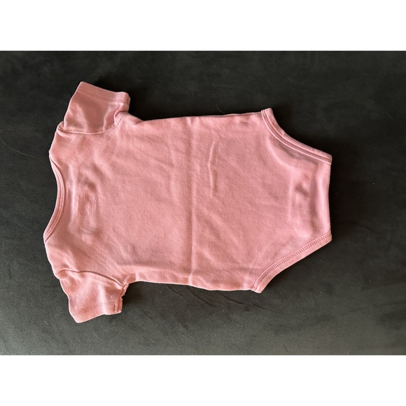 5/$10 Kirkland onesie/bodysuit short sleeve 3-6 months - Picture 3 of 3